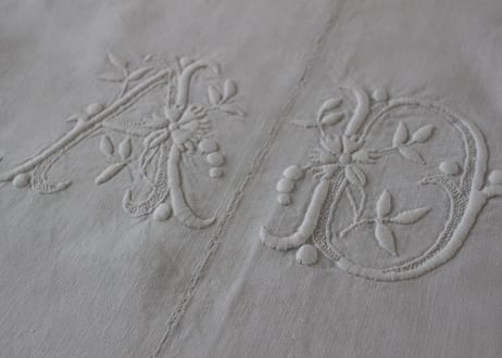 France Antique MONOGRAM“AD”花文字/モノグラム大判シーツ