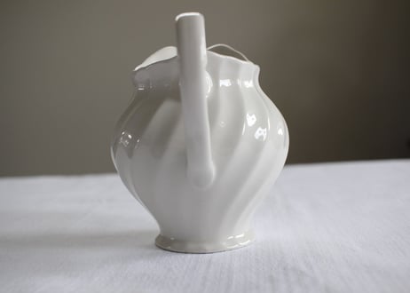 Johnson Brothers【ジョンソンブラザーズ】“Snow White Regency”   Cream pitcher