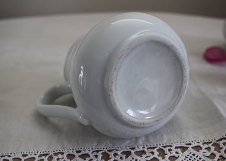 フランス白磁のピシェ