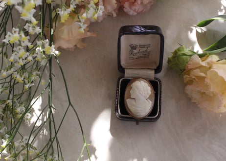 【F】Antique Shell Cameo Brooch