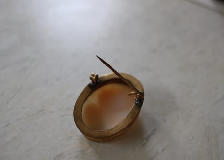 【F】Antique Shell Cameo Brooch