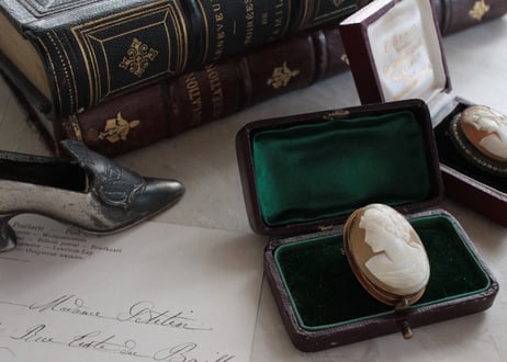 【F】Antique Shell Cameo Brooch