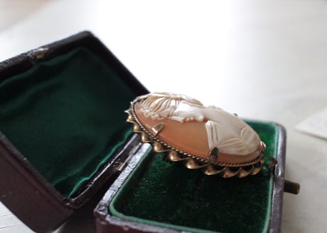 【E】Antique Shell Cameo Brooch