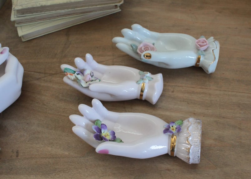 B】オリエンタルな花・レフトンのハンドモチーフ/Lefton