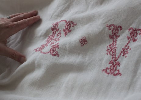 France Antique 大判シーツ/MONOGRAM “EV”