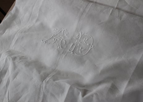 France Antique MONOGRAM“AD”花文字/モノグラム大判シーツ