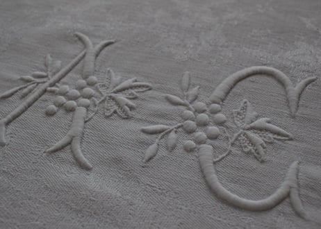 France Antique “AC” MONOGRAM Whitework手刺繍モノグラムクロス（数量5）