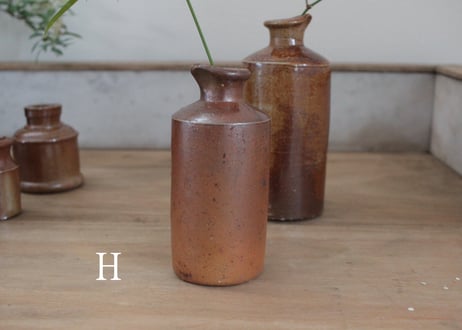 イギリスの陶器インク瓶（数量4）F・G・H・I