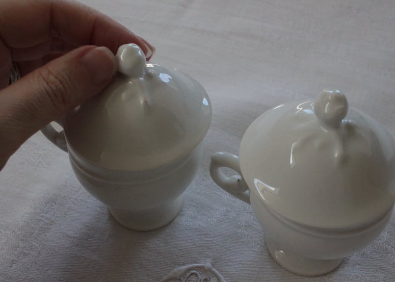 お花のクリームポット【ポ・ア・クレム】ポーセレン白磁器 /フランスアンティーク FranceAntiqueクリームポット【ポ・ア・クレム】ポーセレン白