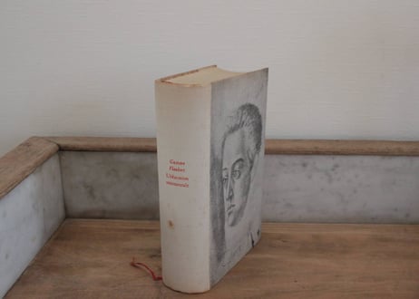 フランス古書 『The Book of Fine Linen』