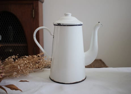 Ancienne Cafetière ホワイトのホーローポットM