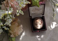 【A】Antique Shell Cameo Brooch