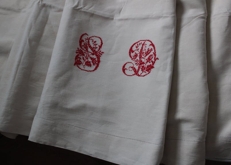 フランスアンティーク/モノグラムシーツ赤刺繍/イニシャルシーツ