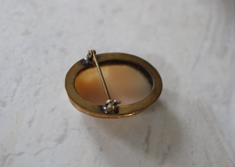 【F】Antique Shell Cameo Brooch