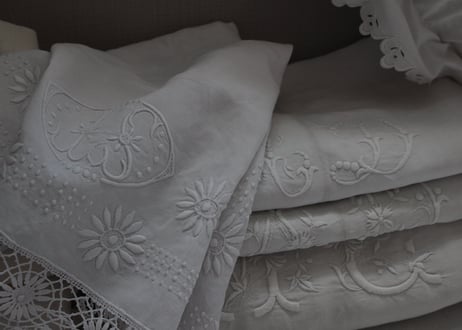 France Antique Whitework MONOGRAM "JS"  花のテーブルクロス