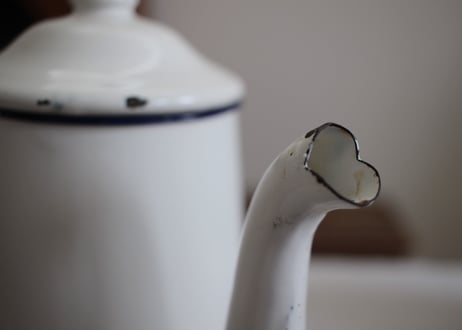Ancienne Cafetière ホワイトのホーローポットM