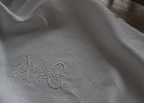 France Antique “AC” MONOGRAM Whitework手刺繍モノグラムクロス（数量5）
