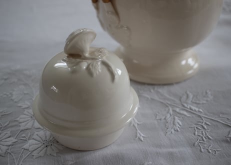 Leedsware Classical Creamware with Kintsugi second anniversary special set