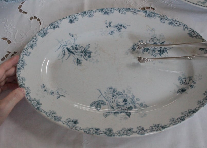 Choisy le Roi【ショワジールロワ】BRESTOIS・バラのオーバルプレート