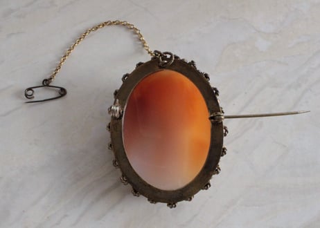 【C】Antique Shell Cameo Brooch