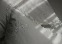 France Antique Whitework MONOGRAM "AC"  ペアのクッションカバー(数量2)