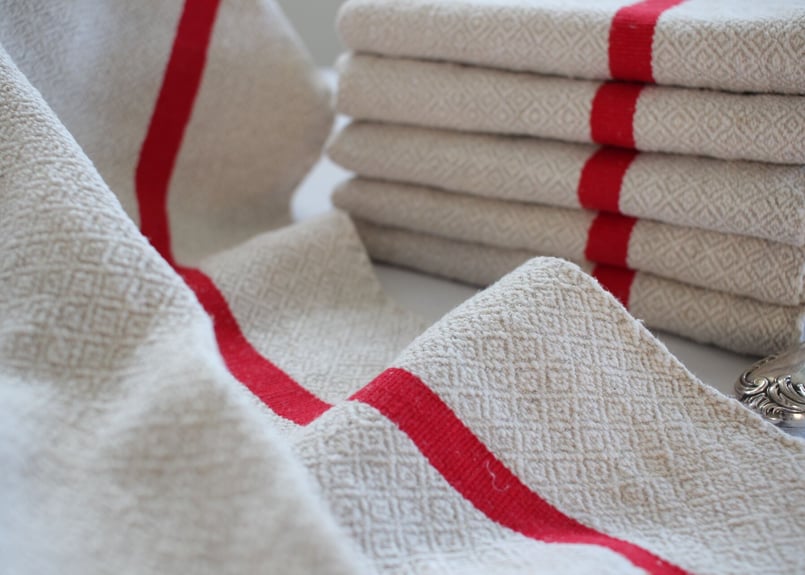 アンティークバスク織り緻密な織模様クロス 赤＆ネイビー イニシャル