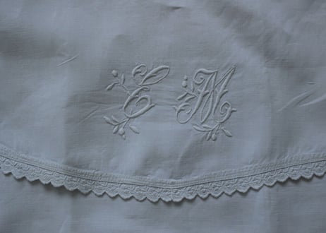 【送料無料対象商品】France Antique Whitework MONOGRAM "EM"  nightie hotei