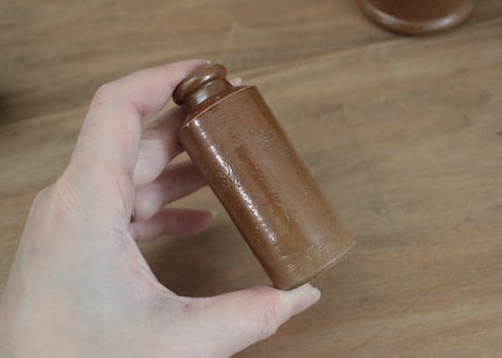 イギリスの陶器インク瓶（数量4）F・G・H・I