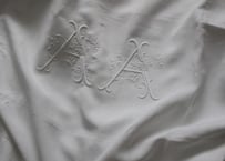 France Antique MONOGRAM“AA”ピュアリネンレースの大判シーツ