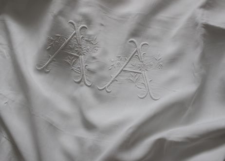 France Antique MONOGRAM“AA”ピュアリネンレースの大判シーツ