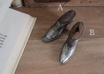 金属製の靴型ピンクッション（針山）