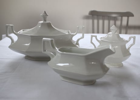 Johnson Brothers【ジョンソンブラザーズ】“Heritage White”  Vegetable Bowl
