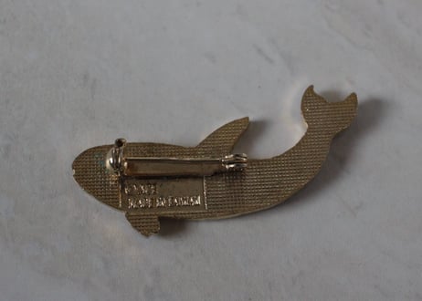 vintage ヴィンテージの小さなピンブローチ（Fauna）