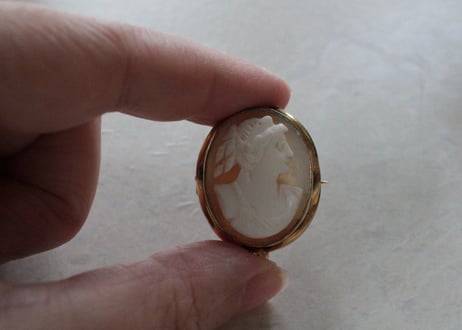 【K】Antique Shell Cameo Brooch