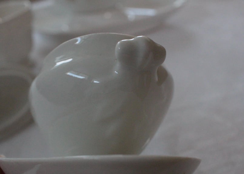 白磁器・蓋付きマスタードポット/フランスアンティーク France Antique 白磁器・蓋付きマスタードポット | Antique & Broc