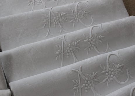France Antique “AC” MONOGRAM Whitework手刺繍モノグラムクロス（数量5）