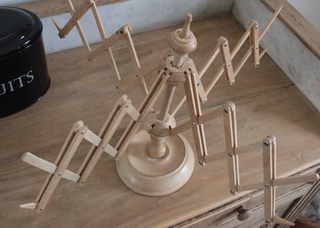 【C】卓上木製・かせくり器　糸巻き器