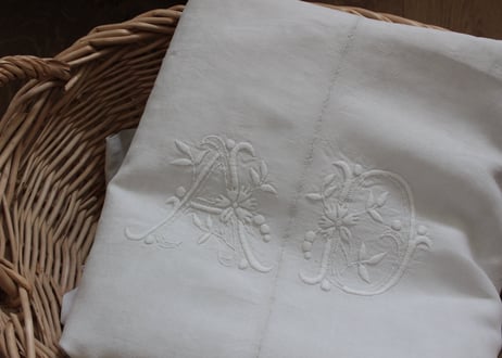 France Antique MONOGRAM“AD”花文字/モノグラム大判シーツ