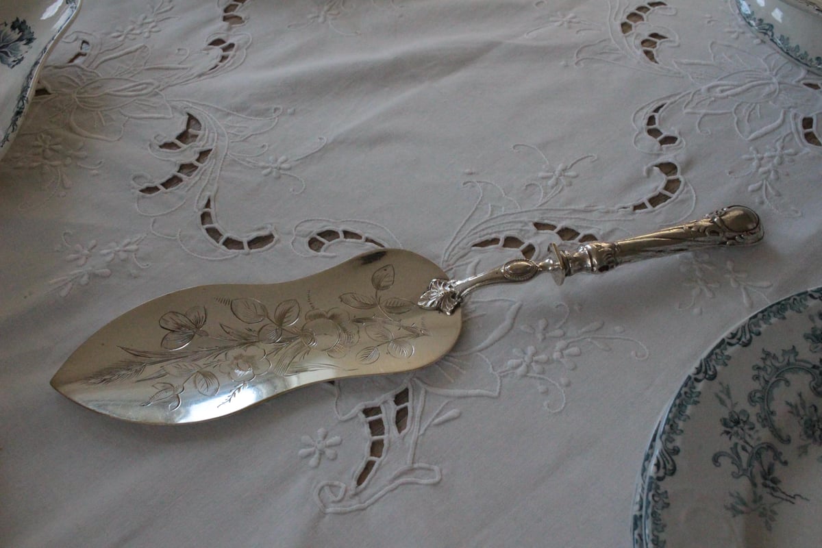 シルバーコーティングのケーキサーバー | Antique & Brocante R.loger