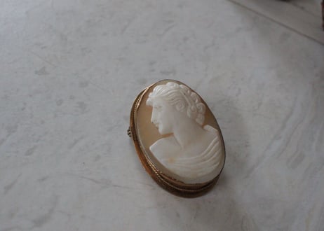 【F】Antique Shell Cameo Brooch