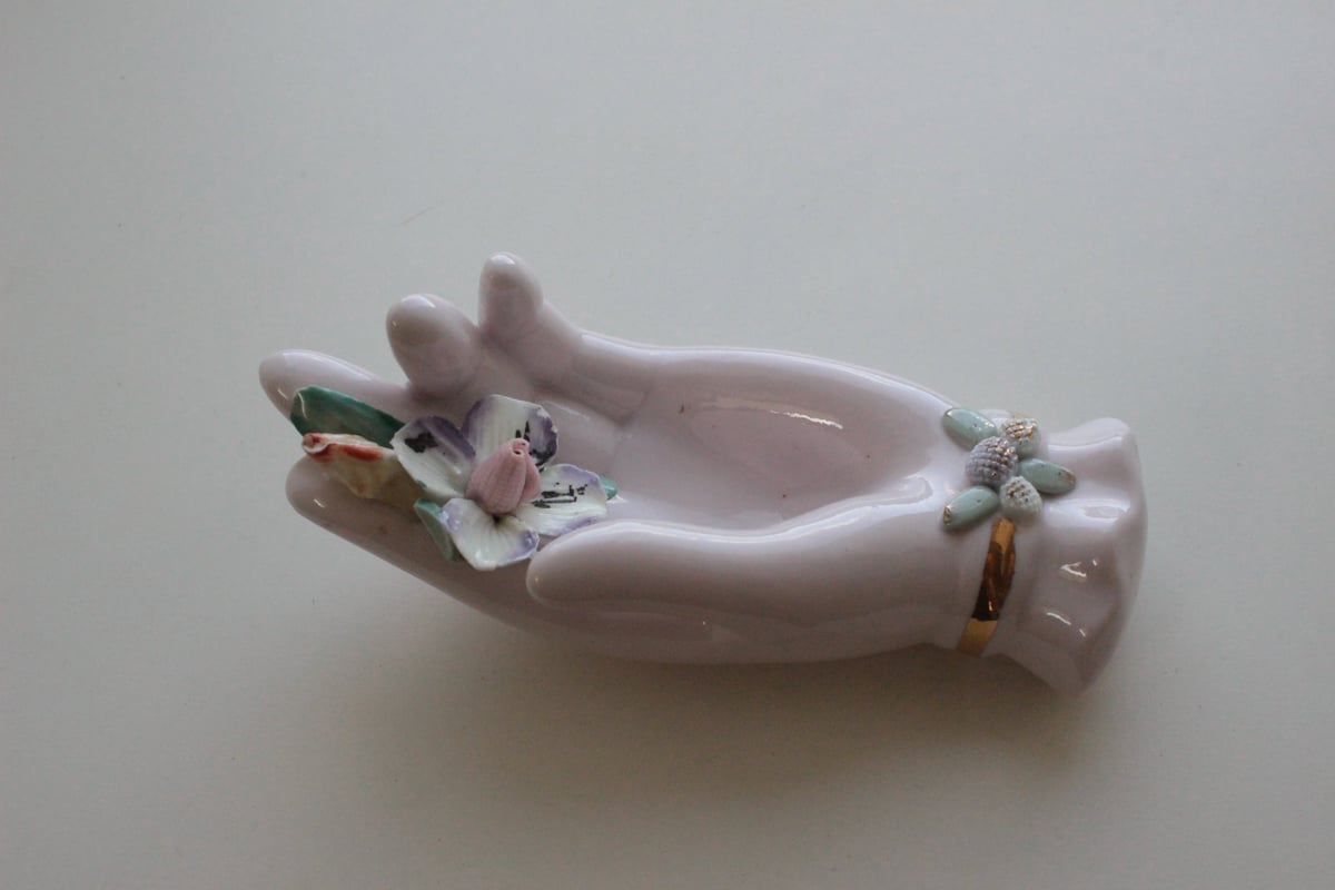 【D】バラ・レフトンのハンドモチーフ/Lefton Porcelain D】バラ・レフトンのハンドモチーフ/Lefton Porcelain - メルカリ