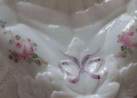 ウエストモアランド ミルクガラス ハンドトレイ 薔薇のハンドペイント