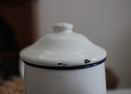Ancienne Cafetière ホワイトのホーローポットM