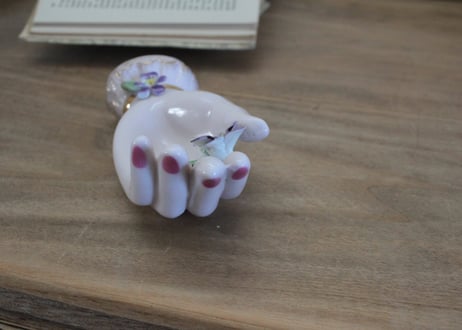 【C】ビオラ・レフトンのハンドモチーフ/Lefton Porcelain