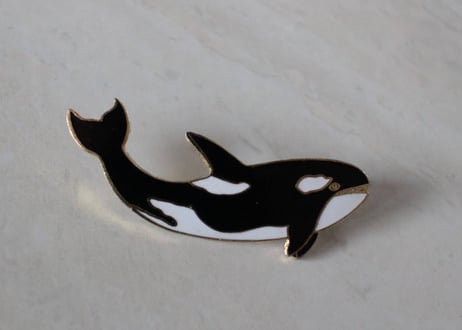 vintage ヴィンテージの小さなピンブローチ（Fauna）