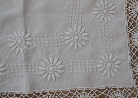 France Antique Whitework MONOGRAM "JS"  花のテーブルクロス
