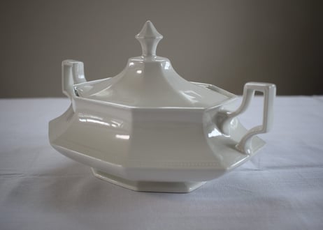 Johnson Brothers【ジョンソンブラザーズ】“Heritage White”  Vegetable Bowl
