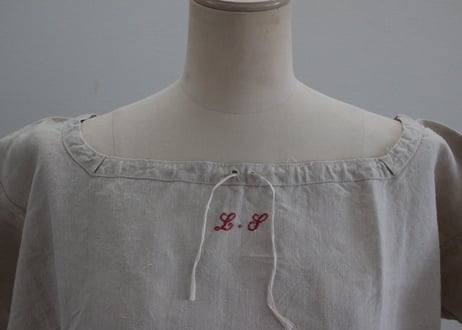 フランスアンティーク・ギャザーAラインワンピース/MONOGRAM “LJ”