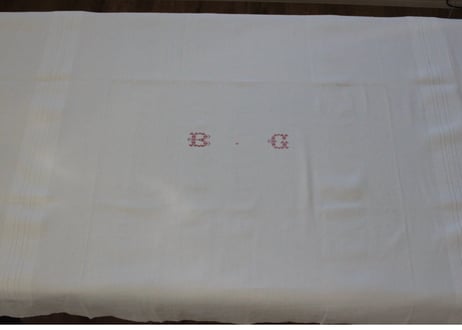 France Antique 赤ラインの大判シート/MONOGRAM "B・G"
