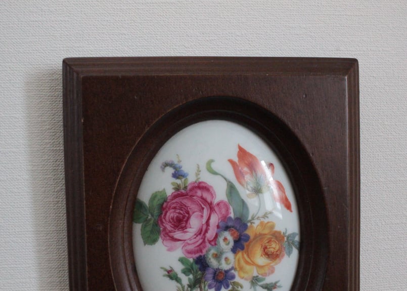Limoges【リモージュ】陶器壁掛け/フランス・バラの木製フレーム Limoges【リモージュ】バラとスミレの木製フレーム・陶器壁掛け